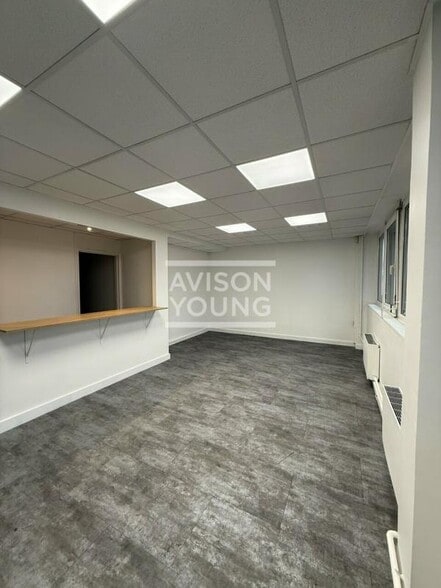 Flex in Louvres for lease - Interior Photo - Image 3 of 9