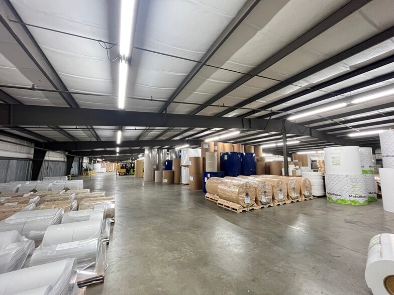 1927 Baker Rd, High Point, NC for sale - Interior Photo - Image 3 of 7