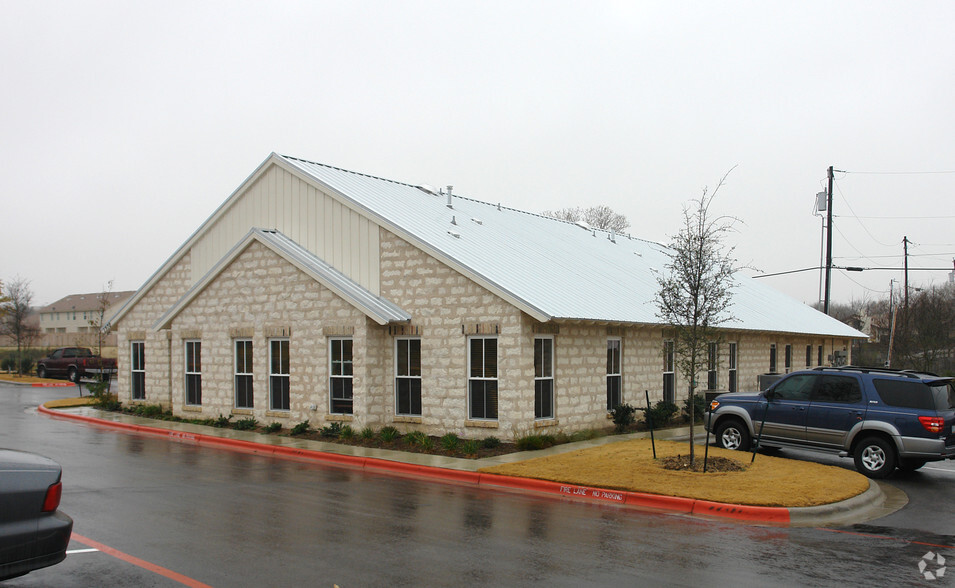 1970 Rawhide Dr, Round Rock, TX à vendre - Photo du bâtiment - Image 2 de 2