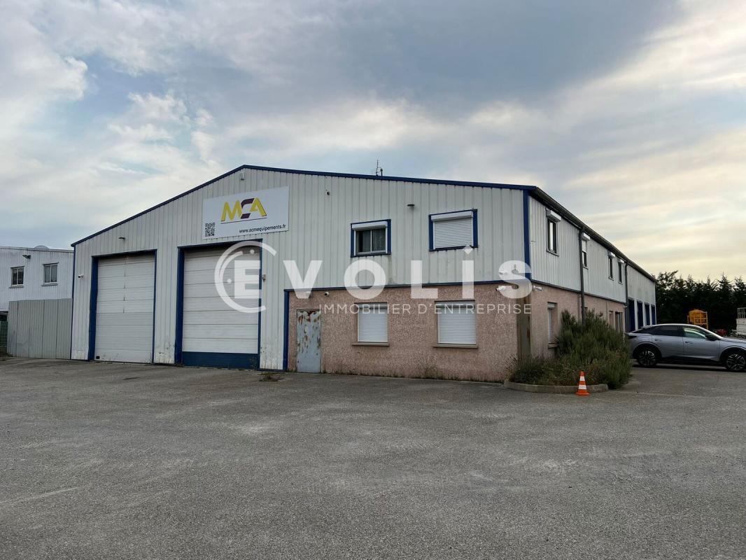 Flex in Meyzieu for lease Building Photo- Image 1 of 26