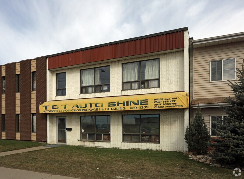 10012 79 Av NW, Edmonton, AB à vendre - Photo du bâtiment - Image 2 de 17