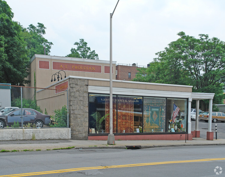 736 Main St, New Rochelle, NY à vendre - Photo du bâtiment - Image 1 de 1