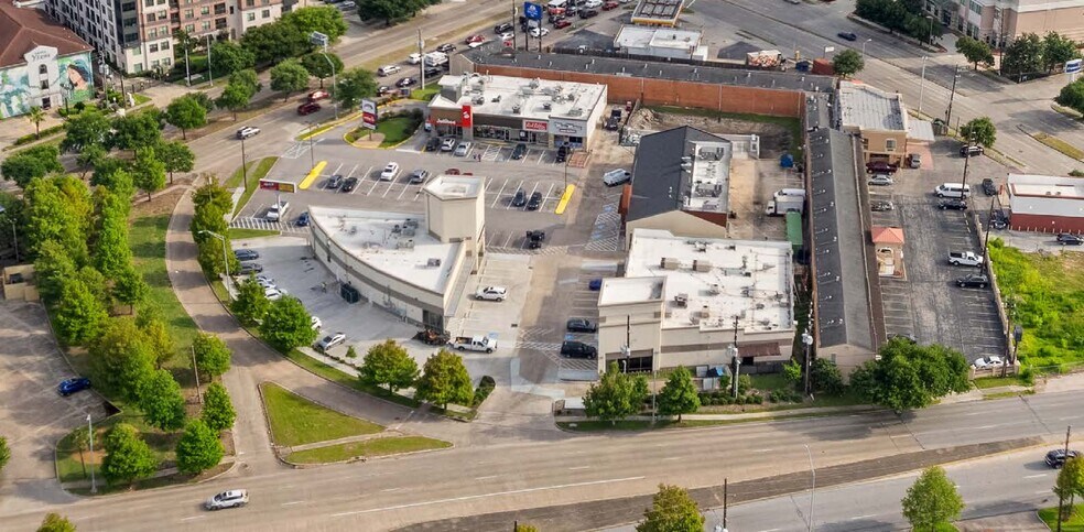 Multi-Tenant Investment Opportunity portefeuille de 2 propriétés à vendre sur LoopNet.ca - Photo du bâtiment - Image 3 de 9