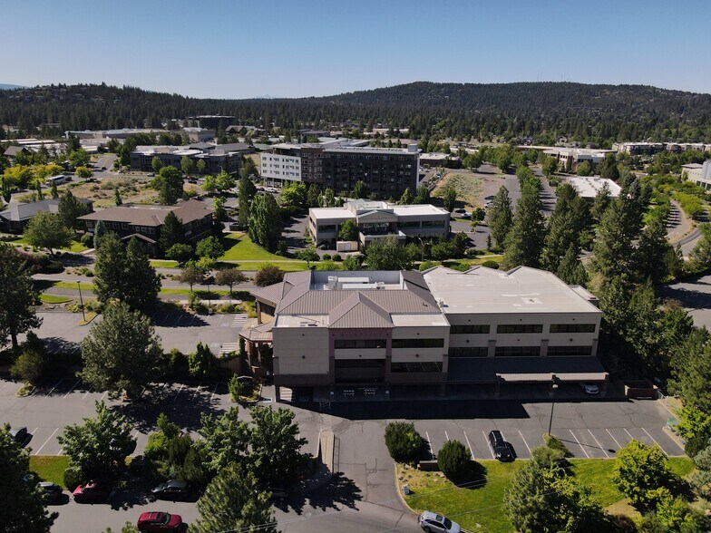 650 SW Columbia St, Bend, OR à vendre - Photo du bâtiment - Image 3 de 25