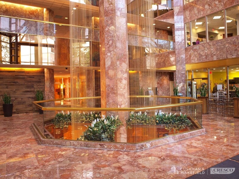 5005 Rockside Rd, Independence, OH à louer - Photo intérieure - Image 3 de 6