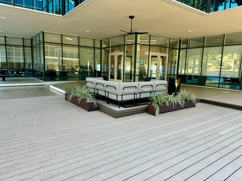 1120 Capital Of Texas Hwy S, Austin, TX à louer - Photo du bâtiment - Image 3 de 12