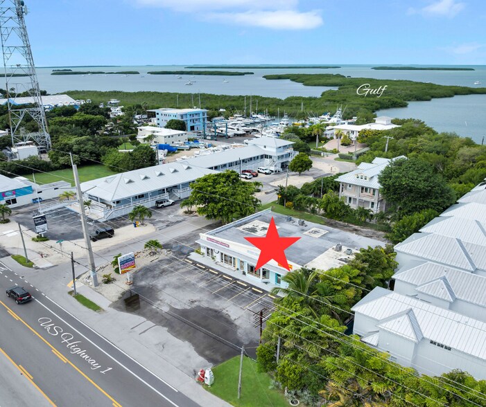 81900-81906 Overseas Hwy, Islamorada, FL à vendre - Photo du bâtiment - Image 2 de 12