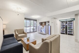 Plus de détails pour 200 S Broad St, Winston-Salem, NC - Services hôteliers à vendre