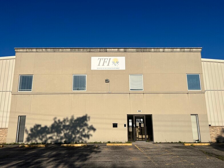 1711 S Longfellow St, Wichita, KS à louer - Photo du bâtiment - Image 3 de 9