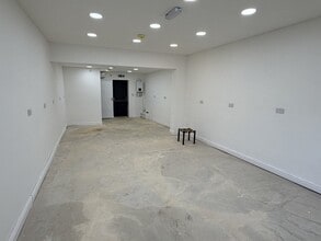 82A Fenwick Dr, Bradford à louer Photo intérieure- Image 2 de 2