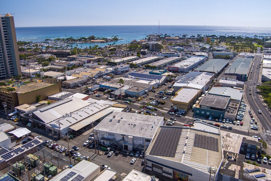 758 Halekauwila Street, Honolulu, HI à vendre - Photo du bâtiment - Image 2 de 6