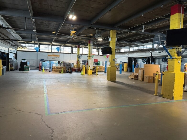 1 Railroad Pl, Maspeth, NY for lease - Building Photo - Image 3 of 28