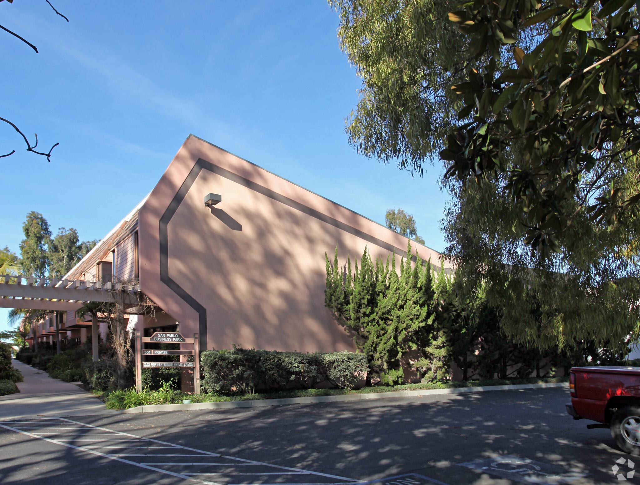 507-517 Calle San Pablo, Camarillo, CA for lease Primary Photo- Image 1 of 4