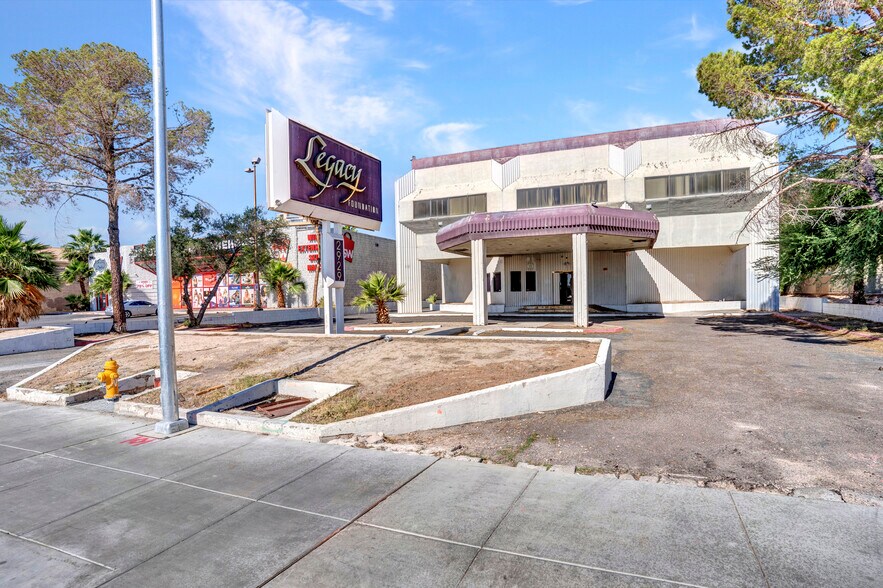 2929 S Maryland Pky, Las Vegas, NV à vendre - Photo du bâtiment - Image 3 de 25