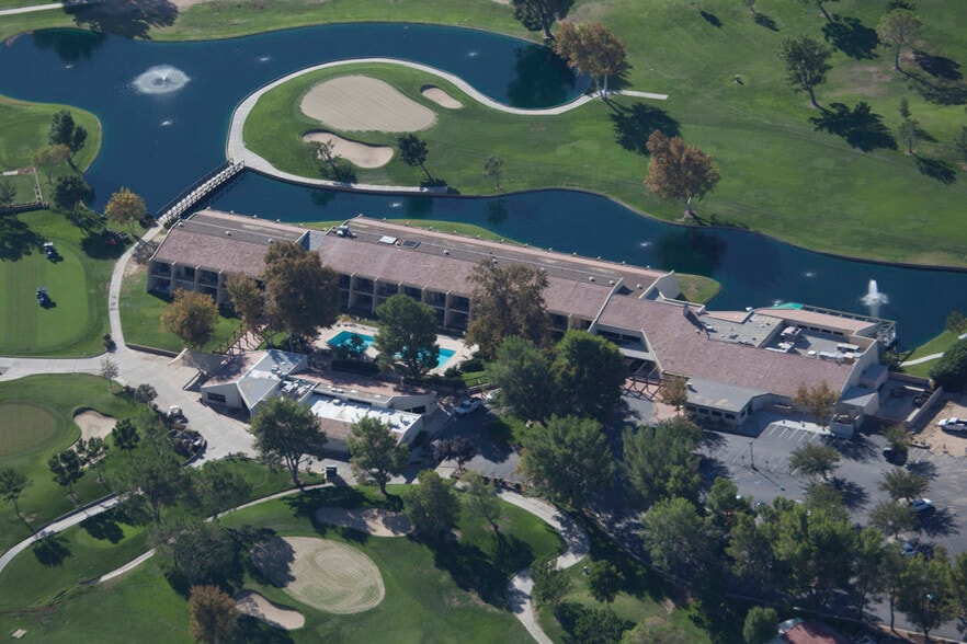 14818 Clubhouse Dr, Helendale, CA for sale - Building Photo - Image 1 of 9