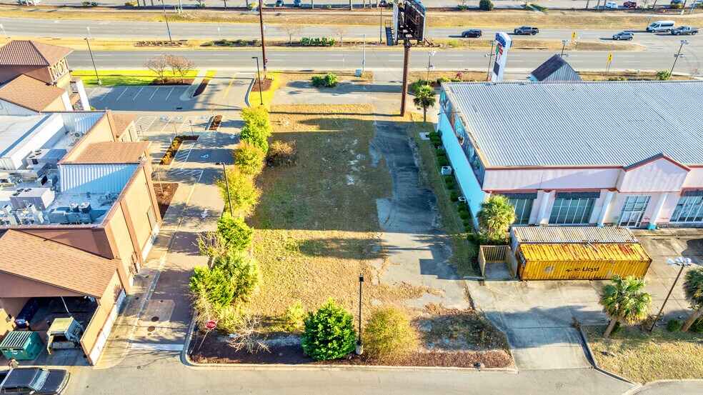 1309 Highway 17 N, North Myrtle Beach, SC à louer - Photo du bâtiment - Image 2 de 20