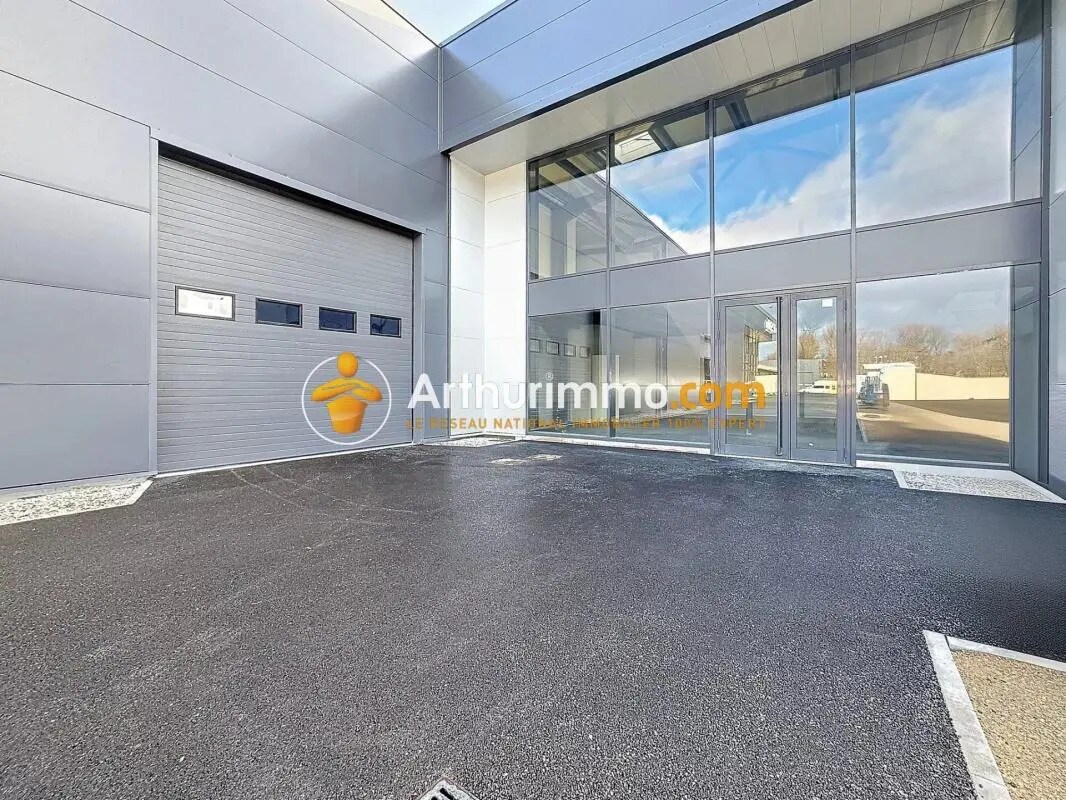 4 Impasse Marie-Louise Lantelme, Bourgoin-Jallieu for lease Building Photo- Image 1 of 6