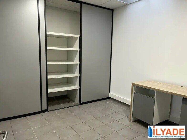 Bureau dans Meyreuil à louer - Photo intérieure - Image 2 de 6