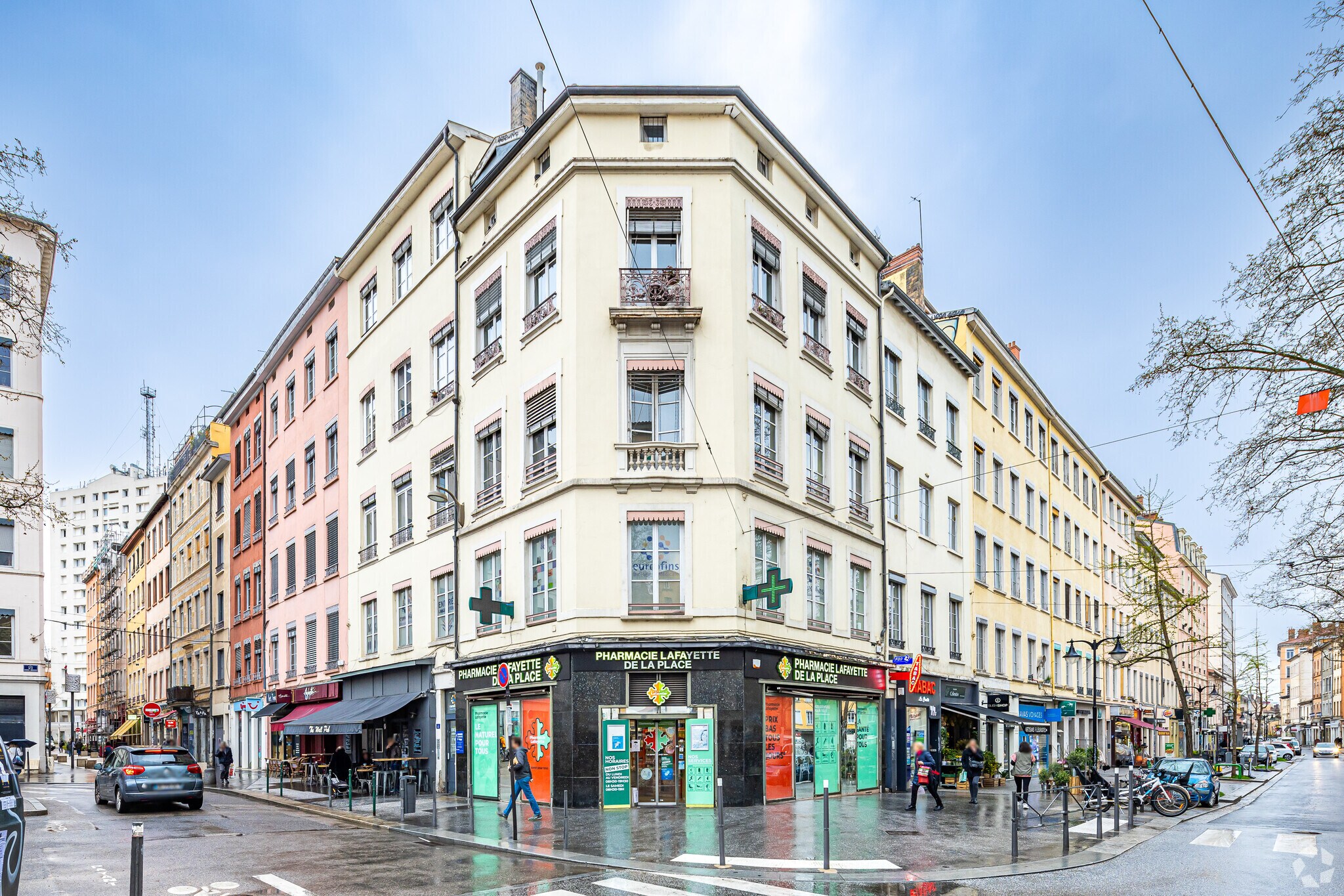Retail in Lyon for lease Primary Photo- Image 1 of 2