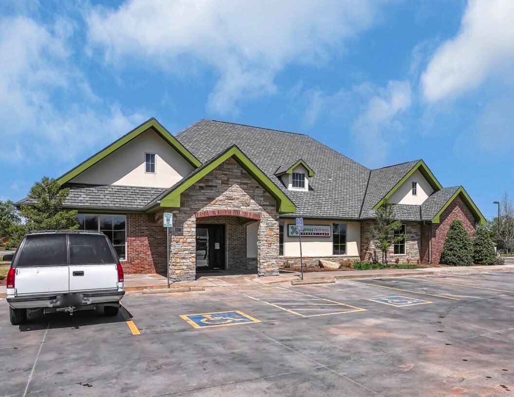 411 W 3rd St, Elk City, OK à vendre Photo du bâtiment- Image 1 de 4