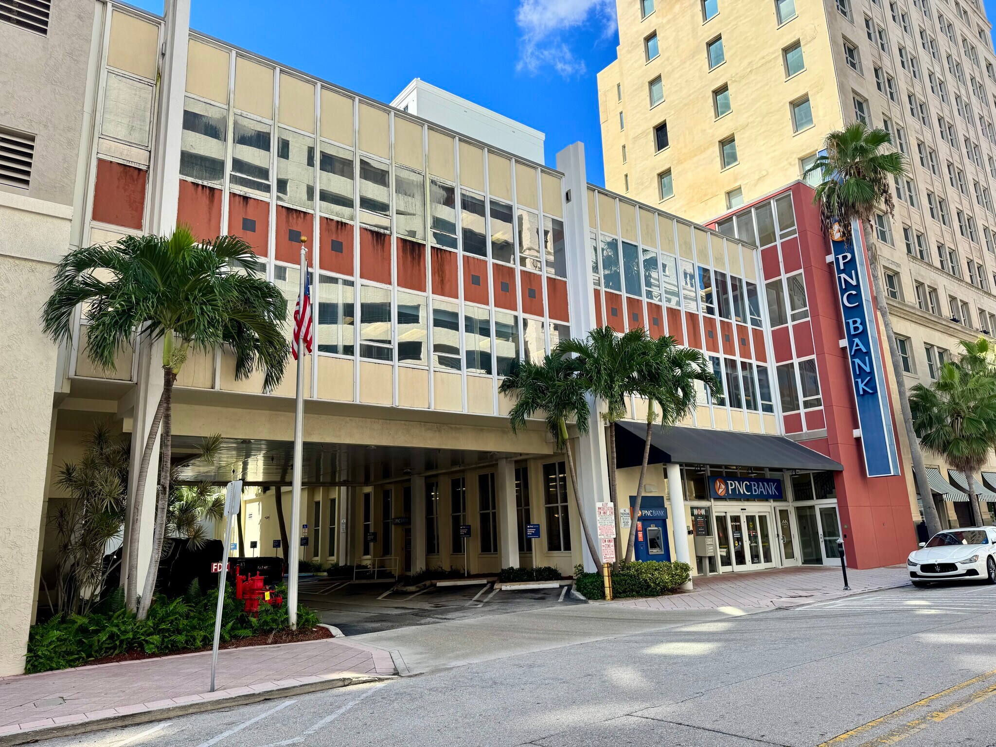 218 Datura St, West Palm Beach, FL for lease Building Photo- Image 1 of 10