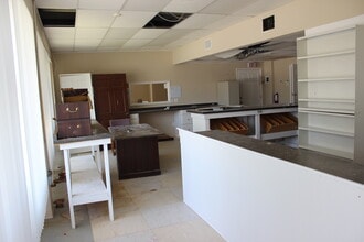 3604 University Blvd S, Jacksonville, FL for lease Interior Photo- Image 2 of 4
