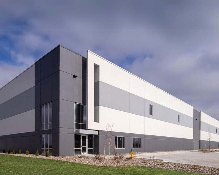 Bondurant Logistics Park portefeuille de 3 propriétés à vendre sur LoopNet.ca - Photo du bâtiment - Image 1 de 2
