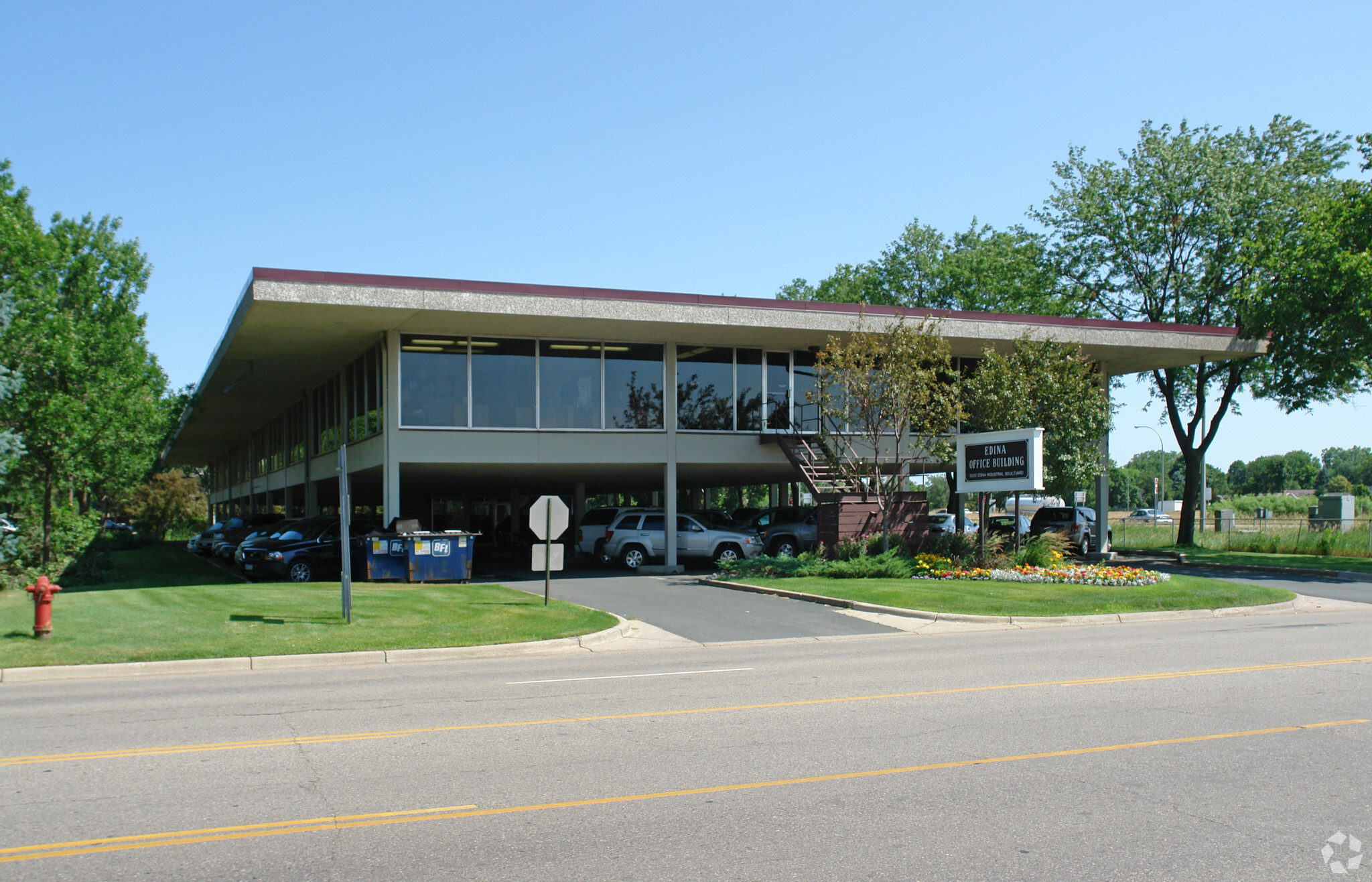 5100 Edina Industrial Blvd, Edina, MN for lease Building Photo- Image 1 of 9