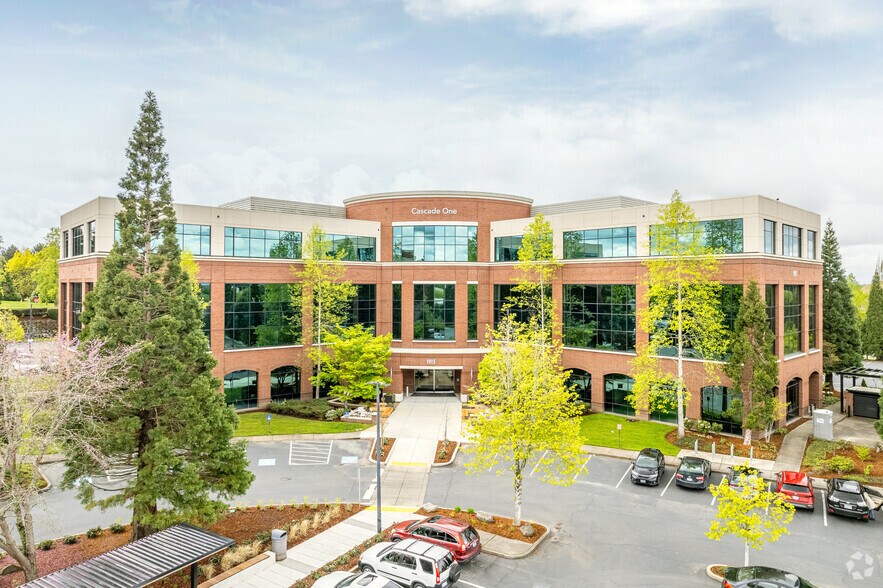 1915 NE Stucki Ave, Beaverton, OR à louer - Photo du bâtiment - Image 3 de 6