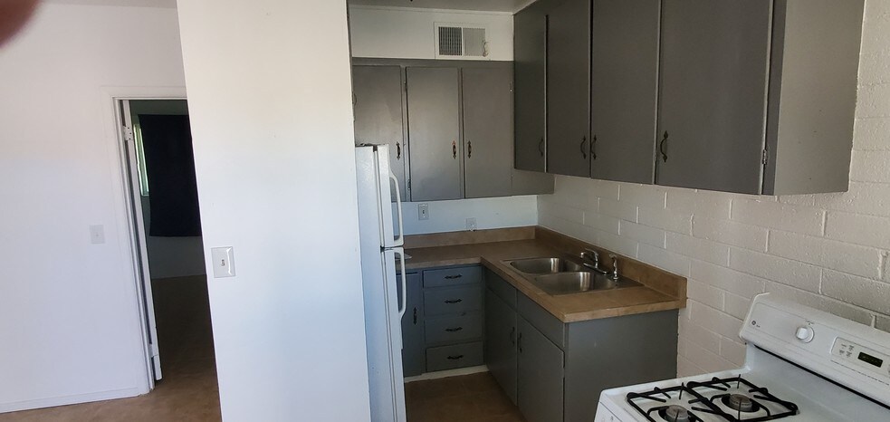 2102 W Morten Ave, Phoenix, AZ à vendre - Photo intérieure - Image 2 de 7