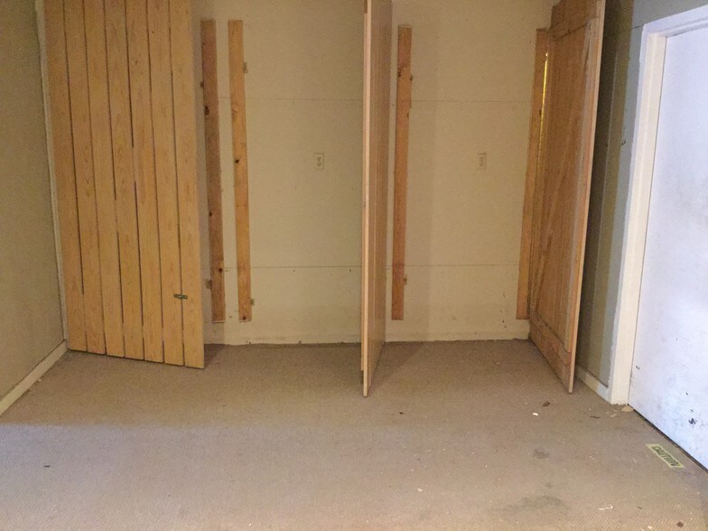 304 W 70th St, Shreveport, LA for lease - Interior Photo - Image 2 of 9