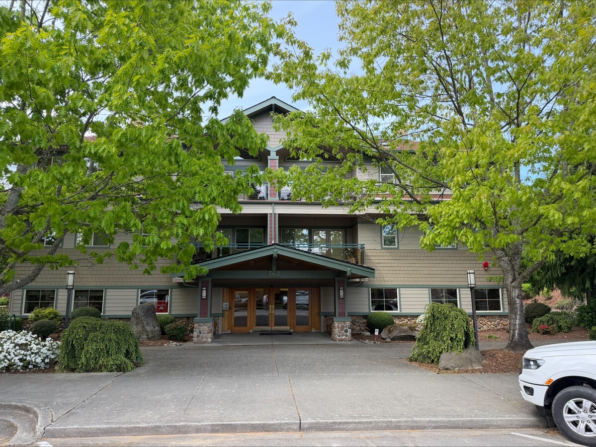 360 Knechtel Way NE, Bainbridge Island, WA 98110 - Unité 405 -  - Photo intérieure - Image 1 of 5