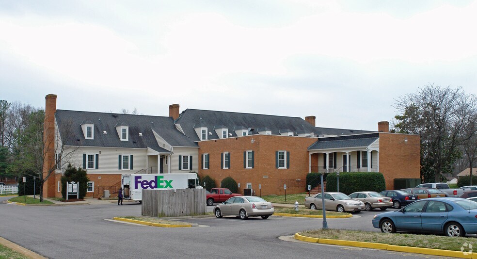 2500 Pocoshock Pl, Richmond, VA à vendre - Photo du bâtiment - Image 3 de 34