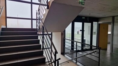 30 Rue Du Traité De Rome, Mions for lease Interior Photo- Image 2 of 9