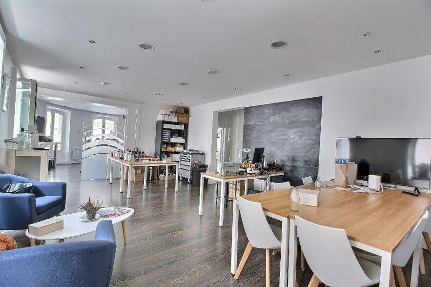 15 Rue Du Caire, Paris for lease - Interior Photo - Image 1 of 12