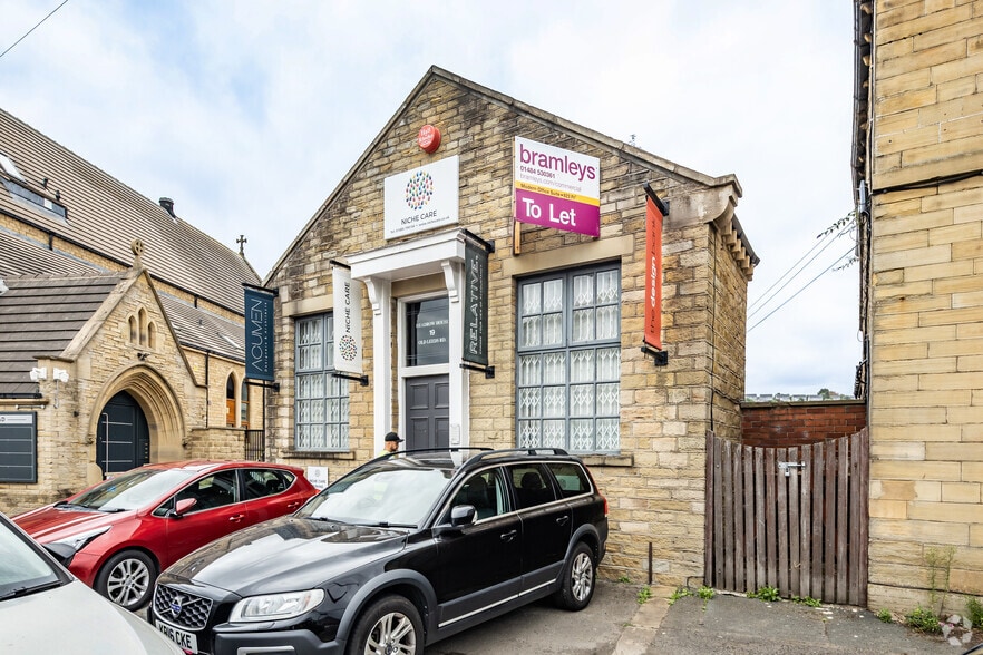 19 Old Leeds Road, Huddersfield à louer - Photo du bâtiment - Image 3 de 3