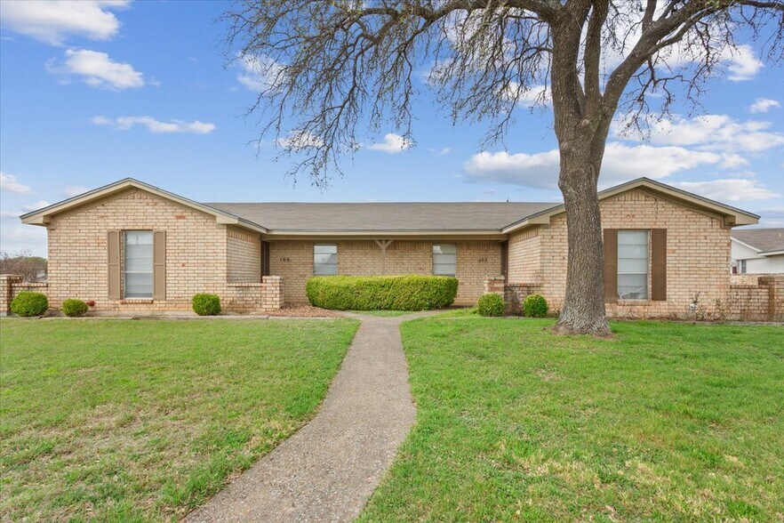 Gruver Circle, Hewitt, TX à vendre - Photo du bâtiment - Image 2 de 31