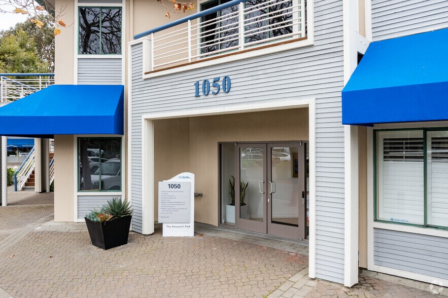 1050 Marina Village Pky, Alameda, CA à vendre - Photo du bâtiment - Image 3 de 6