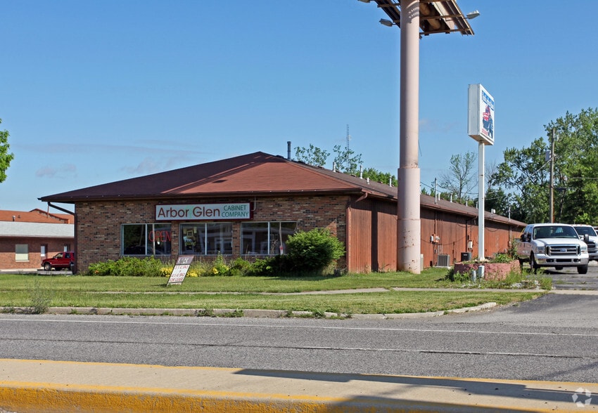 916 W Coliseum Blvd, Fort Wayne, IN à louer - Photo principale - Image 1 de 9