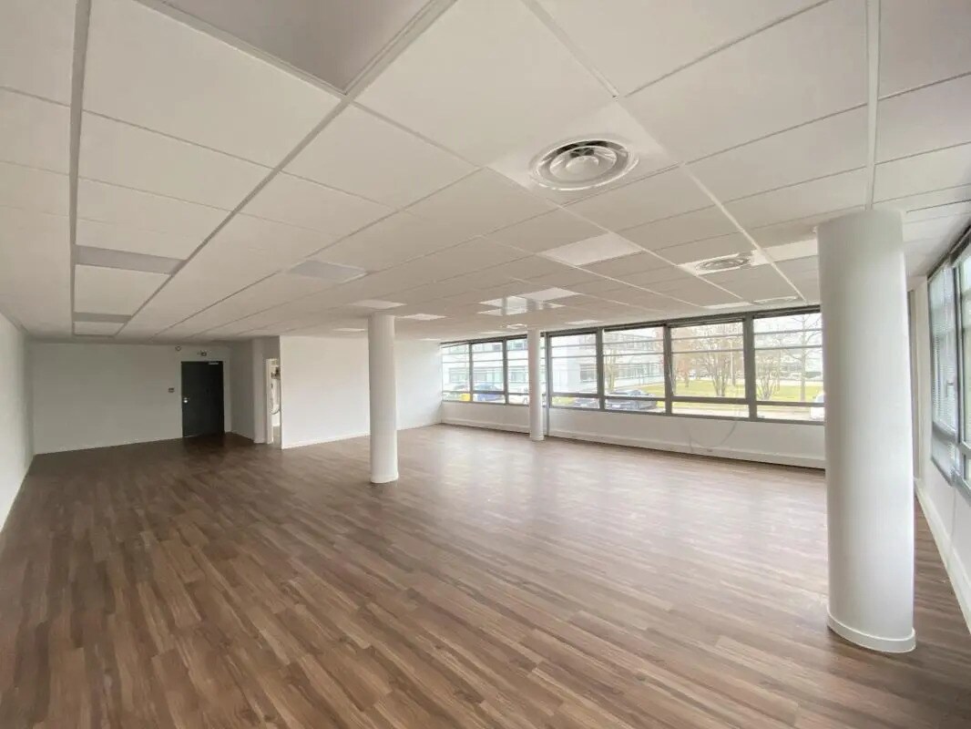 Office in Saint-Priest for lease Building Photo- Image 1 of 9