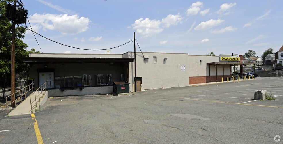 80 E 15th St, Paterson, NJ à louer - Photo du bâtiment - Image 3 de 3