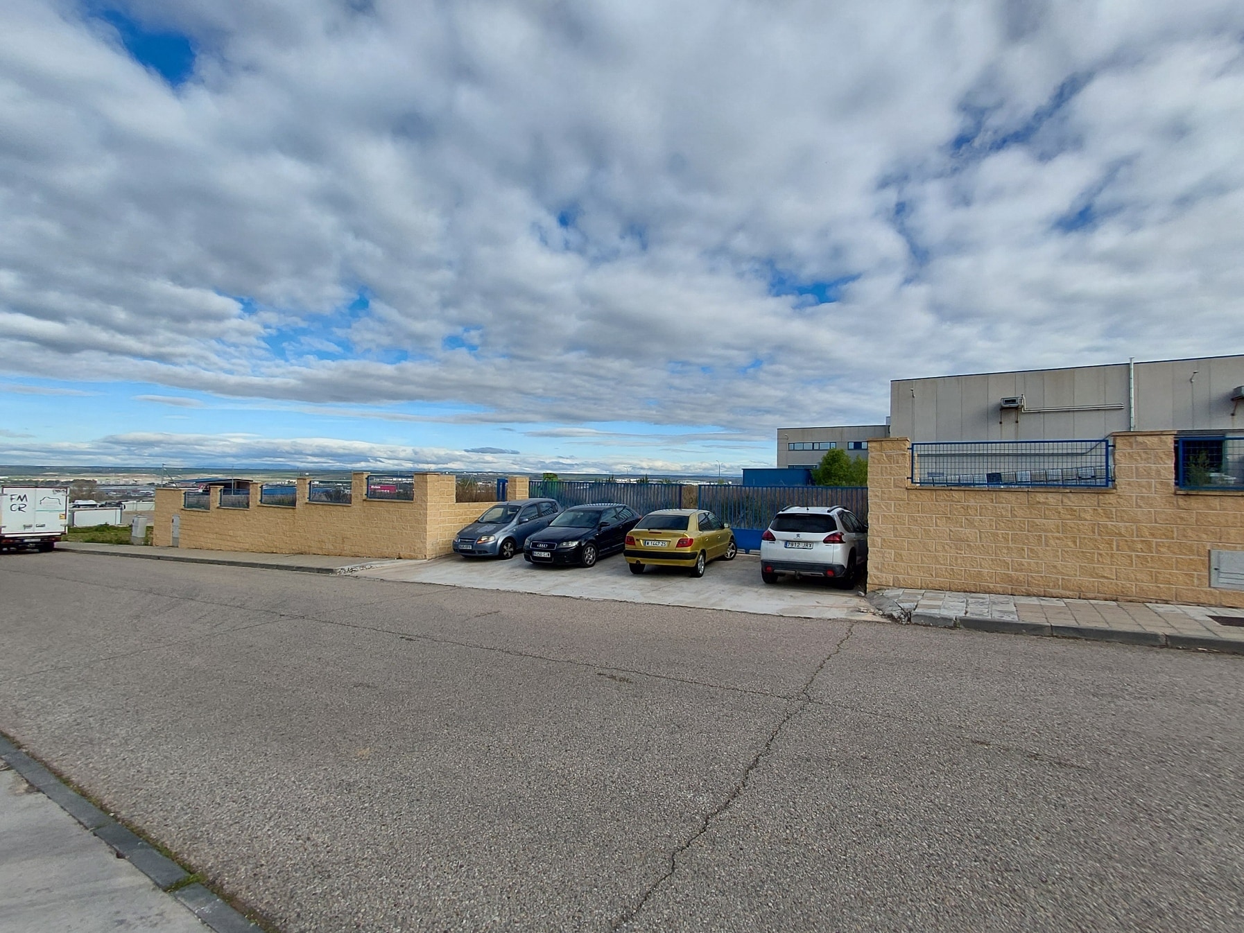 Calle de los Muchos, 16, Chiloeches, Guadalajara for lease Primary Photo- Image 1 of 5