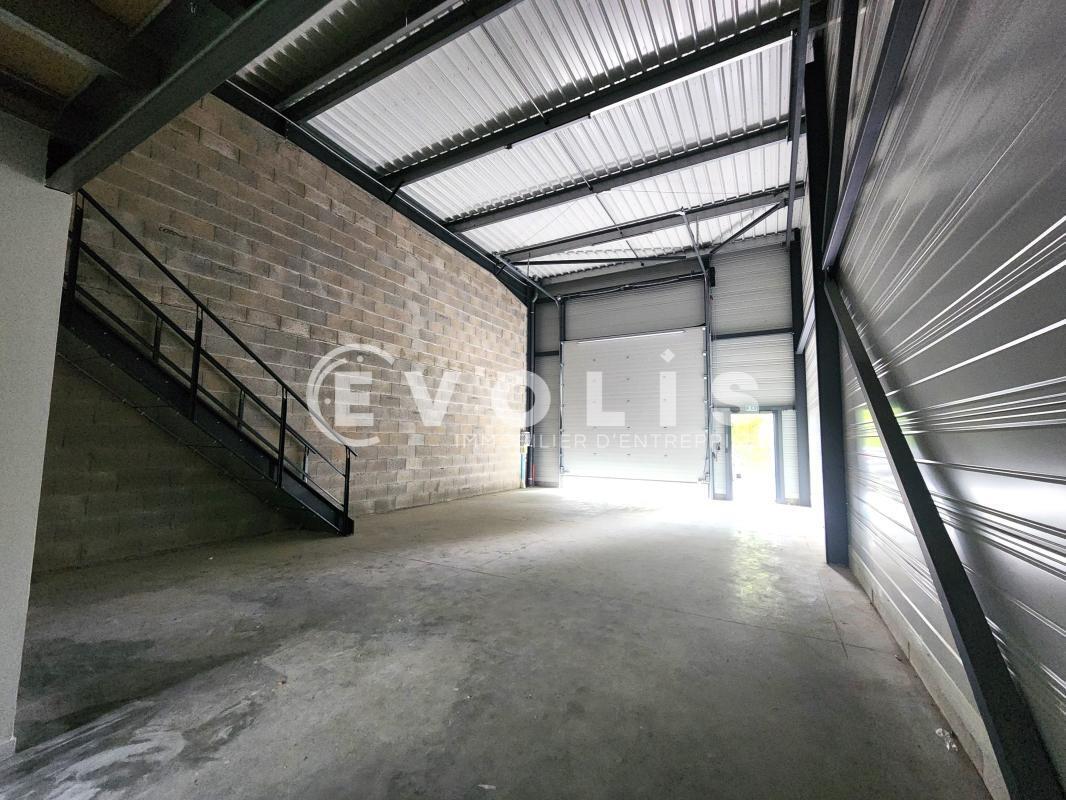 31 Rue Du Claret, Charvieu-Chavagneux for lease Building Photo- Image 1 of 15