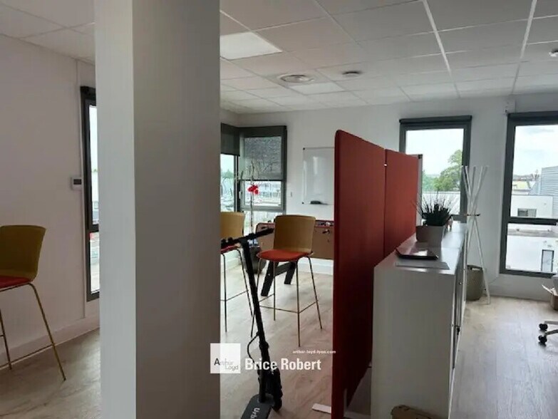 Bureau dans Chassieu à vendre - Photo intérieure - Image 3 de 4