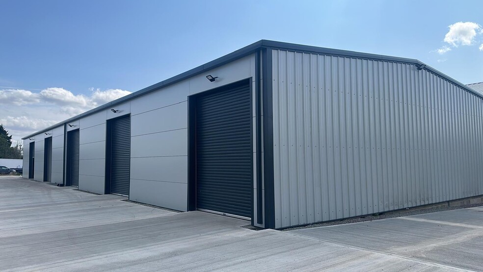 Unit J Chelworth Industrial Estate, Cricklade for lease - Primary Photo - Image 1 of 8