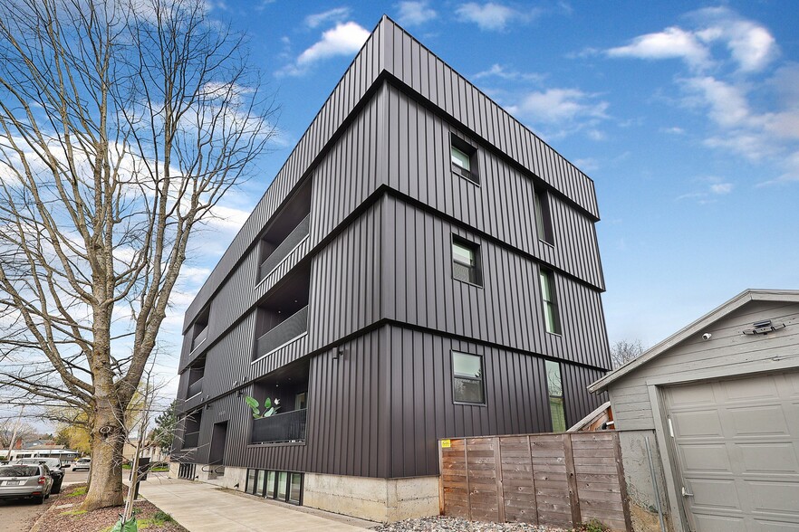 1375 N Wygant ST, Portland, OR à vendre - Photo du bâtiment - Image 2 de 38