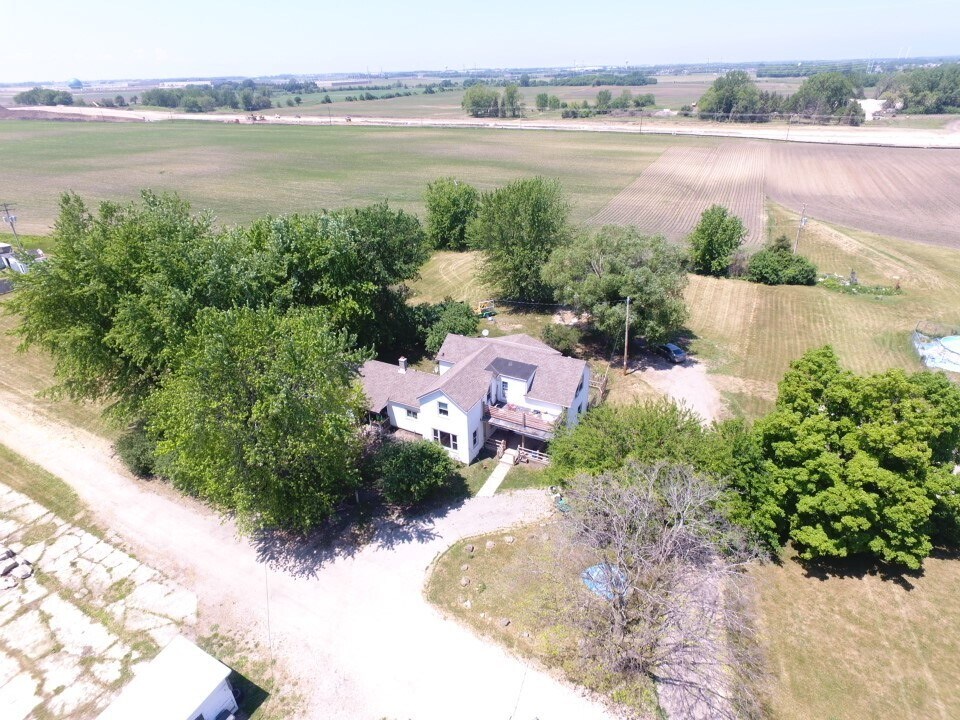 202 72nd Ave, Kenosha, WI for sale Primary Photo- Image 1 of 23