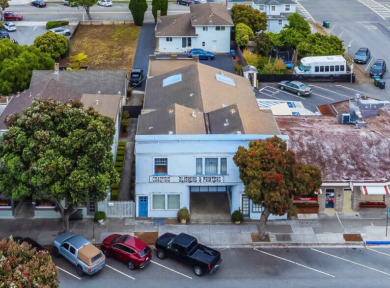 535-539 Main St, Half Moon Bay, CA à vendre - Photo du bâtiment - Image 2 de 28