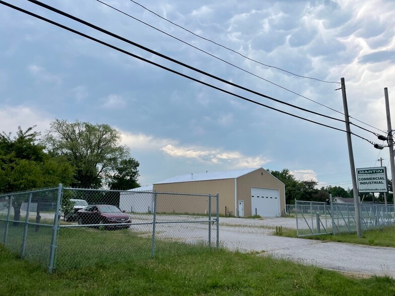 1600-1602 Centreville Ave, Belleville, IL for lease - Primary Photo - Image 1 of 6