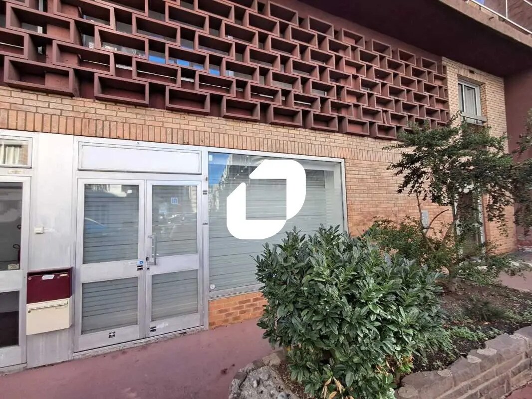 Office in Asnières-sur-Seine for lease Building Photo- Image 1 of 16